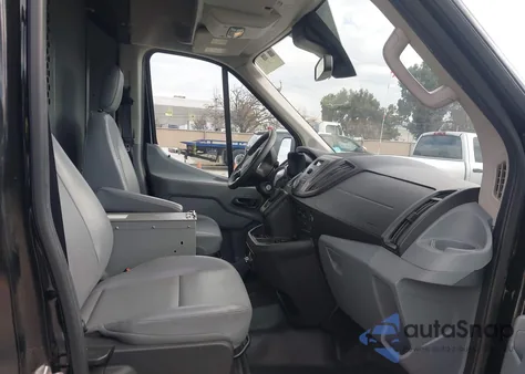 2017 Ford Transit-250 z USA, uszkodzony, nr VIN 1FTYR2XM8HKB54694